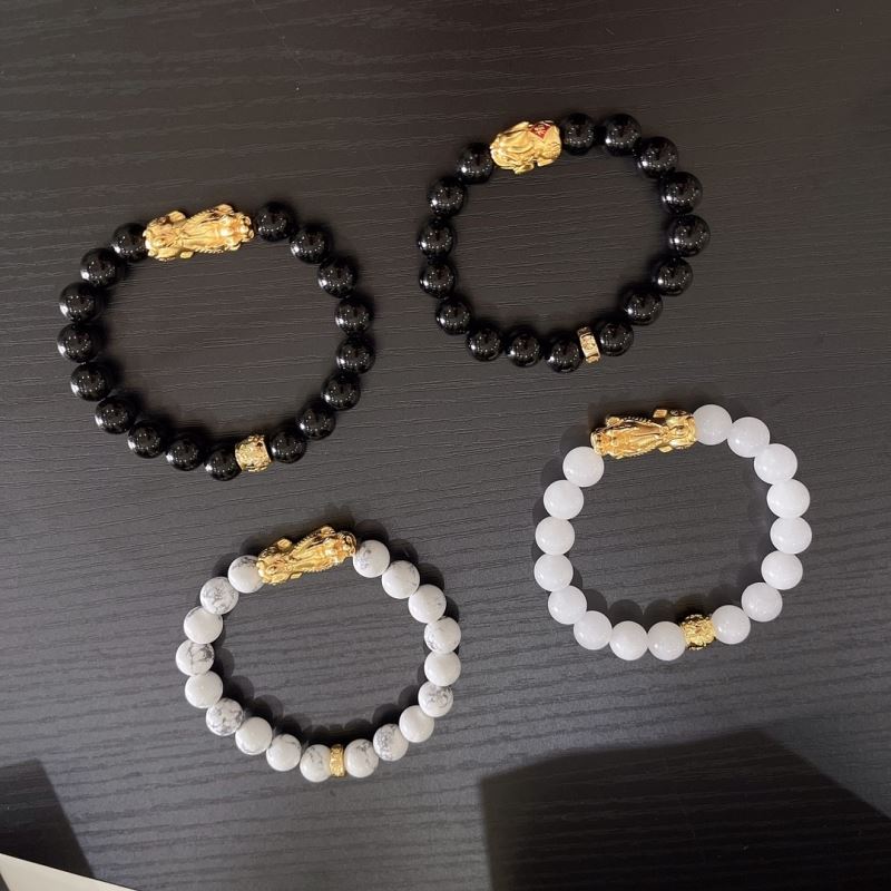 Ch**me He**ts necklaces